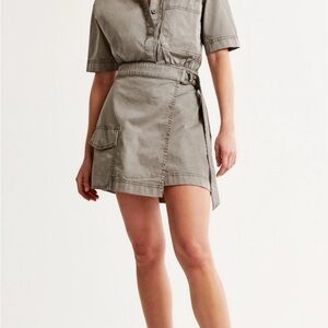 Utility Wrap Dress By Abercrombie & Fitch Size Medium Tall in EUC